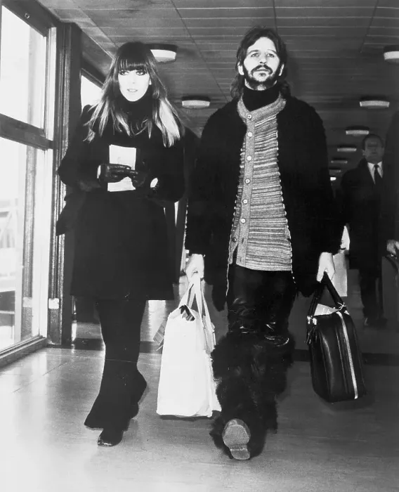 Framed Print : Ringo Starr Walking with Wife Maureen Starkey Framed Print : Ringo Starr Walking with Wife Maureen Starkey