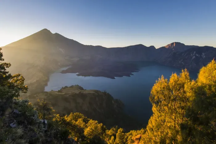 Framed Print : Rinjani sunrise time