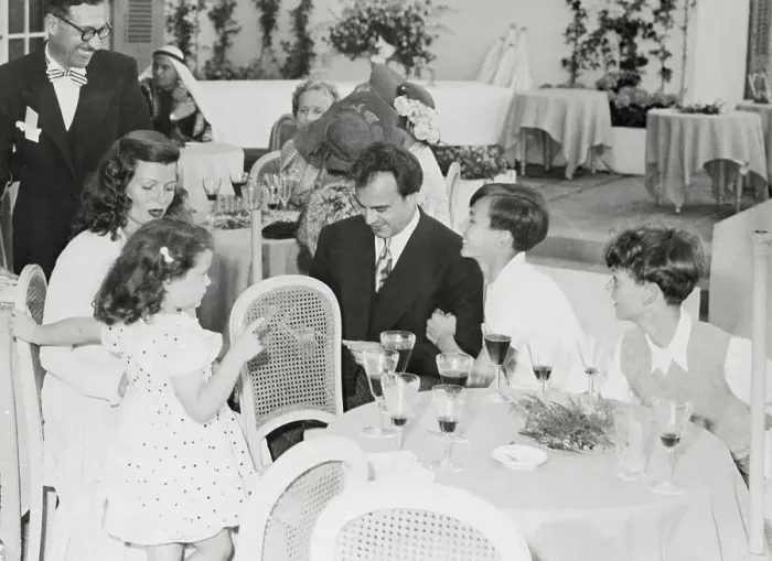 Framed Print : Rita Hayworth and Aly Khan with Children Framed Print : Rita Hayworth and Aly Khan with Children