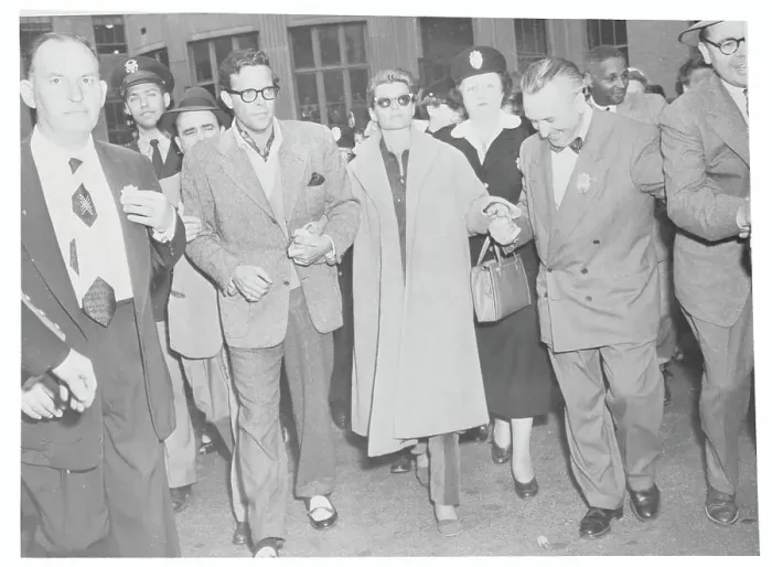 Framed Print : Rita Hayworth Leaving Court Building with Dick Haymes Framed Print : Rita Hayworth Leaving Court Building with Dick Haymes