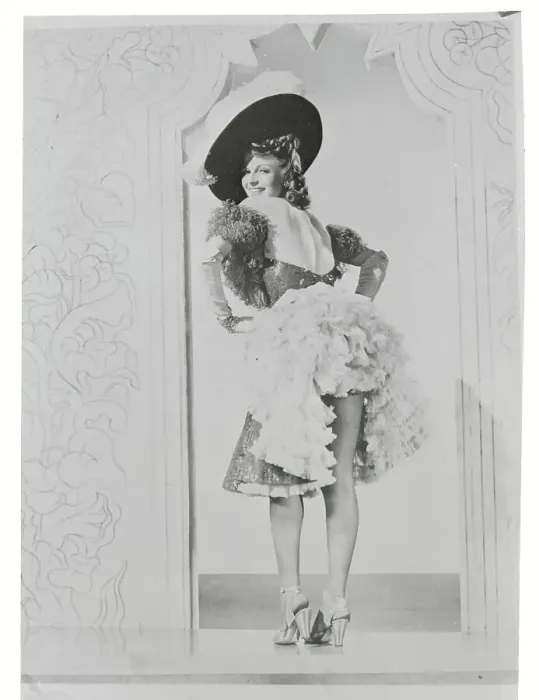 Framed Print : Rita Hayworth Lifting Her Skirt Framed Print : Rita Hayworth Lifting Her Skirt
