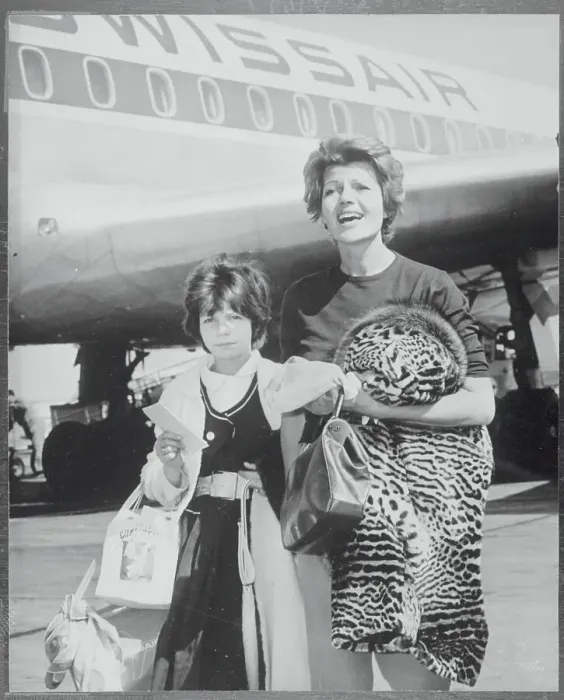 Framed Print : Rita Hayworth and Yasmin Khan Arriving Framed Print : Rita Hayworth and Yasmin Khan Arriving