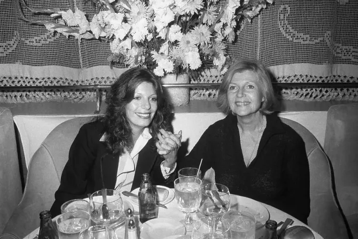 Framed Print : Rita Hayworth & Yasmin Khan Hold Hands Framed Print : Rita Hayworth & Yasmin Khan Hold Hands