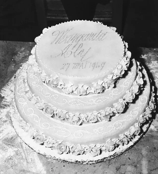 Framed Print : Rita Hayworth's Wedding Cake Framed Print : Rita Hayworth's Wedding Cake