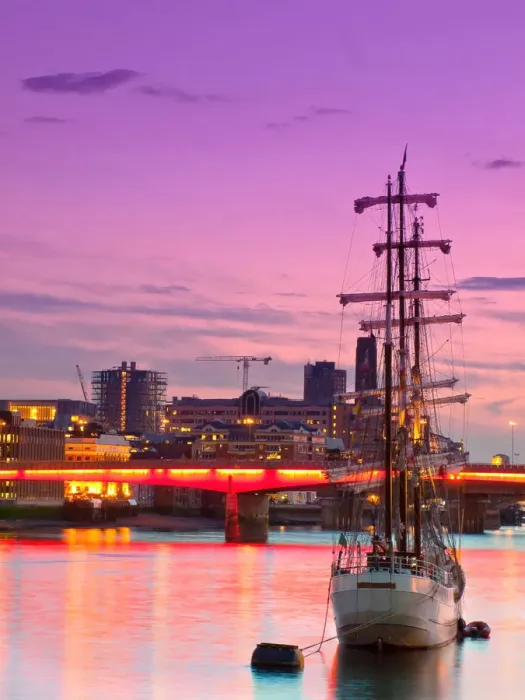 Framed Print : River Thames and a purple sunset Framed Print : River Thames and a purple sunset