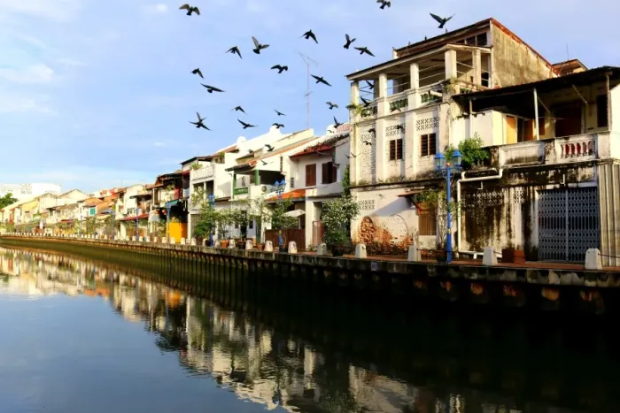 Framed Print : Along the river in the town of Melaka, Malaysia Framed Print : Along the river in the town of Melaka, Malaysia