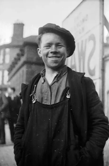 Framed Print : Rivet-Boy. 1st October 1938: Scottish rivet-boy Patrick Breslin