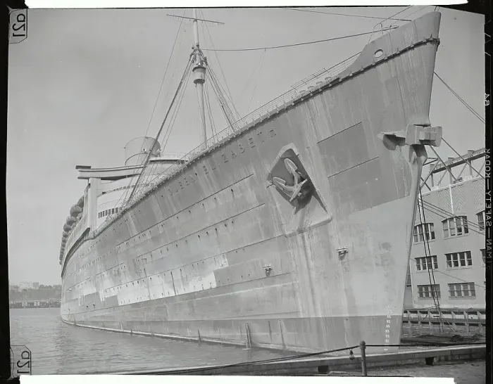 Framed Print : RMS Queen Elizabeth Framed Print : RMS Queen Elizabeth