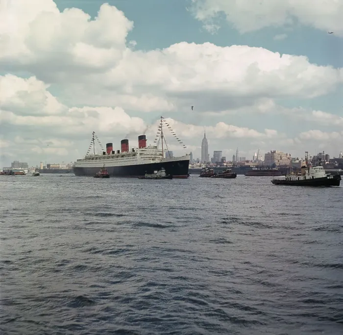 Framed Print : RMS Queen Mary in New York Framed Print : RMS Queen Mary in New York