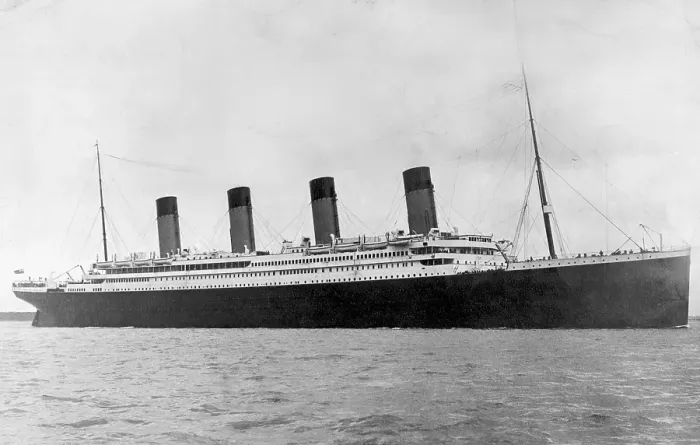 Framed Print : RMS Titanic Sailing from Southampton Framed Print : RMS Titanic Sailing from Southampton