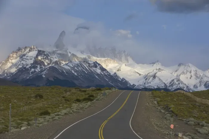 Framed Print : Road leading to Mount Fitzroy, Patagonia, Argentina