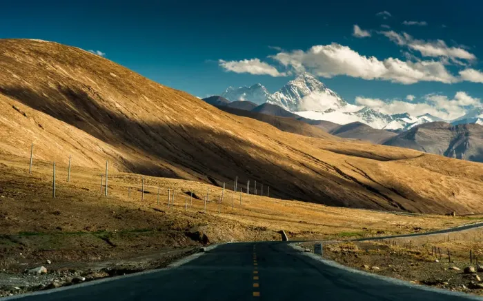 Framed Print : Road leads to mt. Everest Framed Print : Road leads to mt. Everest