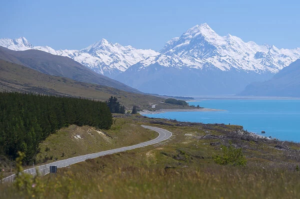 Road to mt. Cook, Newzealand