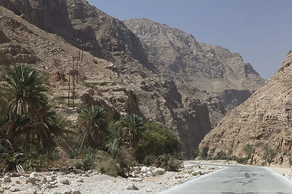Road in the Wadi Shab mountain ravine, Hadjar-Gebirge, Hadschar-Gebirge, Tiwi, Oman