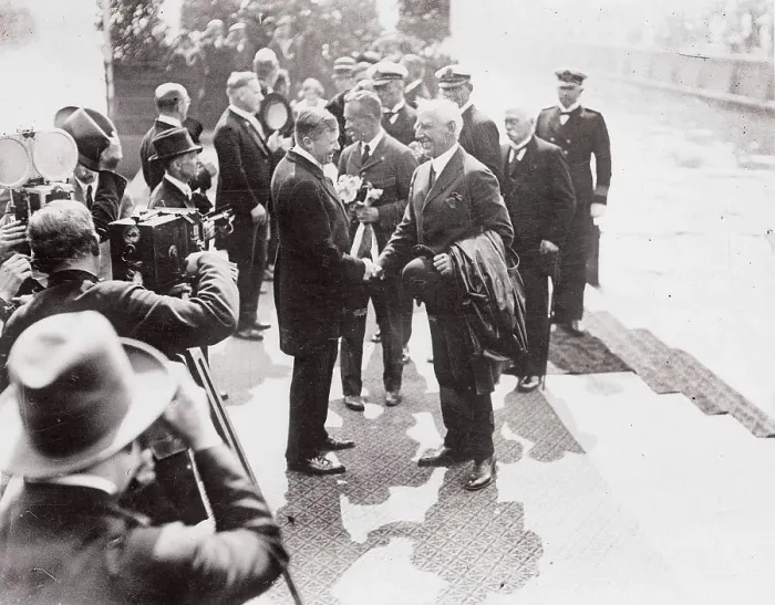Framed Print : Roald Amundsen Meeting Parliament Framed Print : Roald Amundsen Meeting Parliament