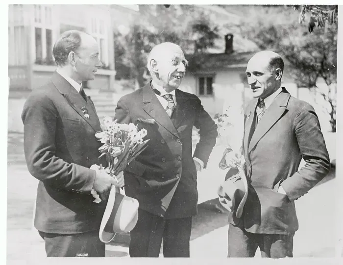 Framed Print : Roald Amundsen Standing with Friends