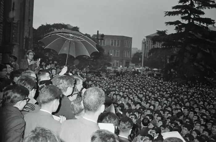 Framed Print : Robert F. Kennedy Giving Speech to Massive Crowd Framed Print : Robert F. Kennedy Giving Speech to Massive Crowd