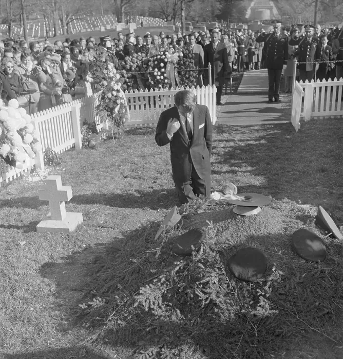 Framed Print : Robert F. Kennedy Kneeling at John F. Kennedy Gravesite Framed Print : Robert F. Kennedy Kneeling at John F. Kennedy Gravesite