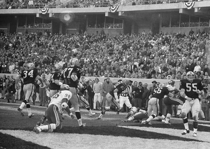 Framed Print : Robert Holmes Dances into End Zone Framed Print : Robert Holmes Dances into End Zone