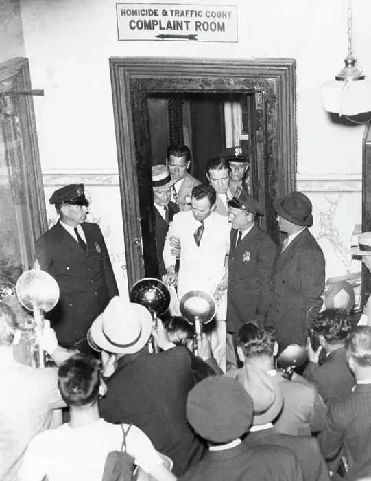 Framed Print : Robert Irwin Arrives At Homicide Court Framed Print : Robert Irwin Arrives At Homicide Court