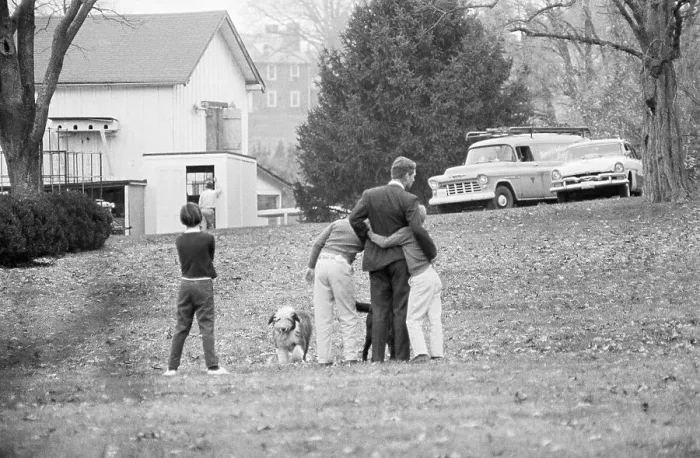 Framed Print : Robert Kennedy Mourning Death of Brother with his Children Framed Print : Robert Kennedy Mourning Death of Brother with his Children