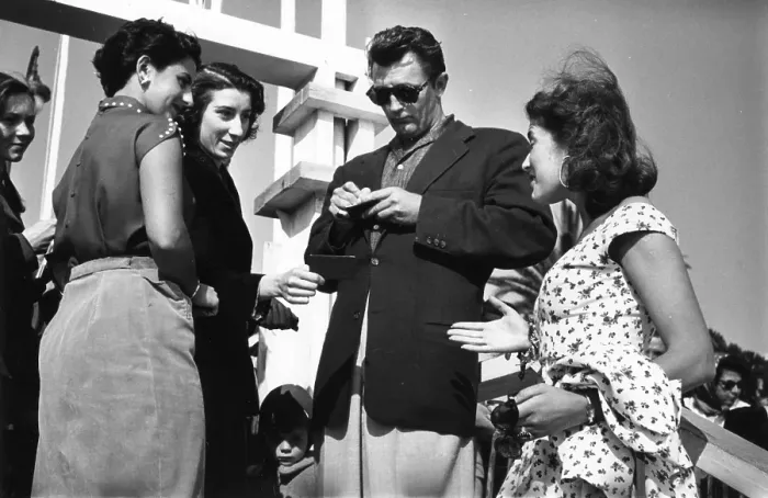 Framed Print : Robert Mitchum Framed Print : Robert Mitchum