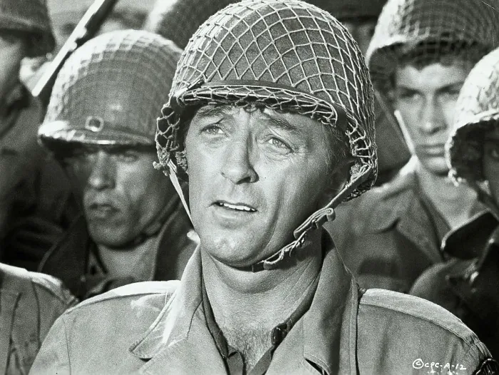Framed Print : Robert Mitchum in Anzio Framed Print : Robert Mitchum in Anzio