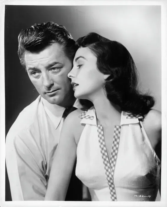 Framed Print : Robert Mitchum And Jean Simmons In Angel Face Framed Print : Robert Mitchum And Jean Simmons In Angel Face