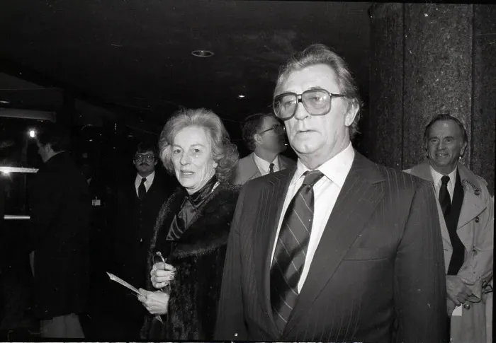 Framed Print : Robert Mitchum And Wife At Movie Premiere Framed Print : Robert Mitchum And Wife At Movie Premiere