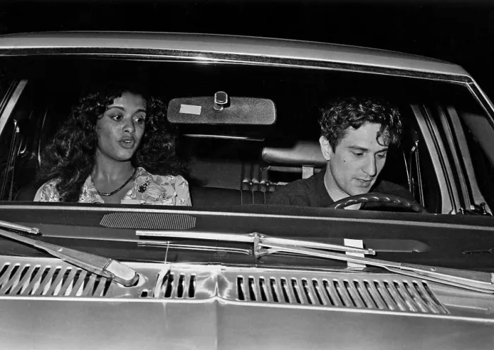 Framed Print : Robert De Niro and Diahnne Abbott on the Town Framed Print : Robert De Niro and Diahnne Abbott on the Town