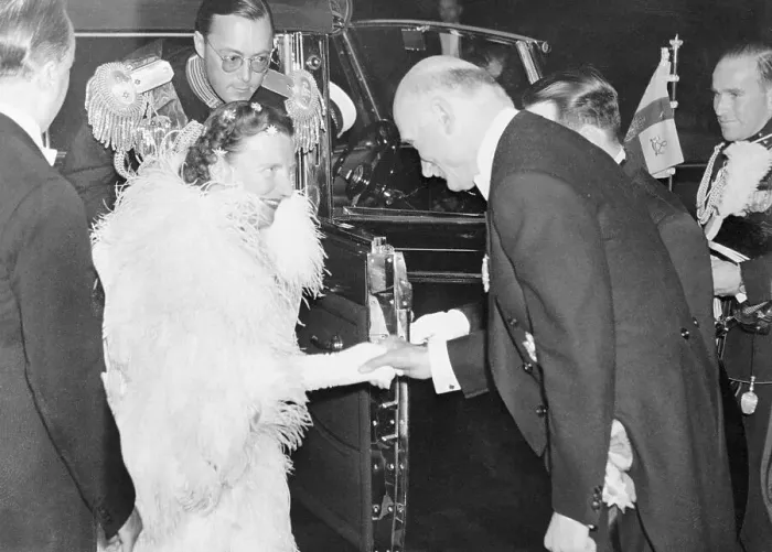 Framed Print : Robert Schuman Greeting Queen Juliana Framed Print : Robert Schuman Greeting Queen Juliana