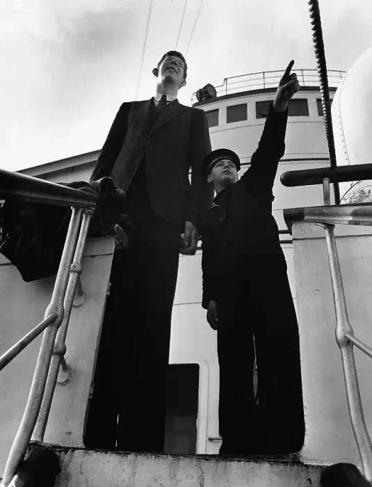 Framed Print : Robert Wadlow and Sailor on Ship Framed Print : Robert Wadlow and Sailor on Ship
