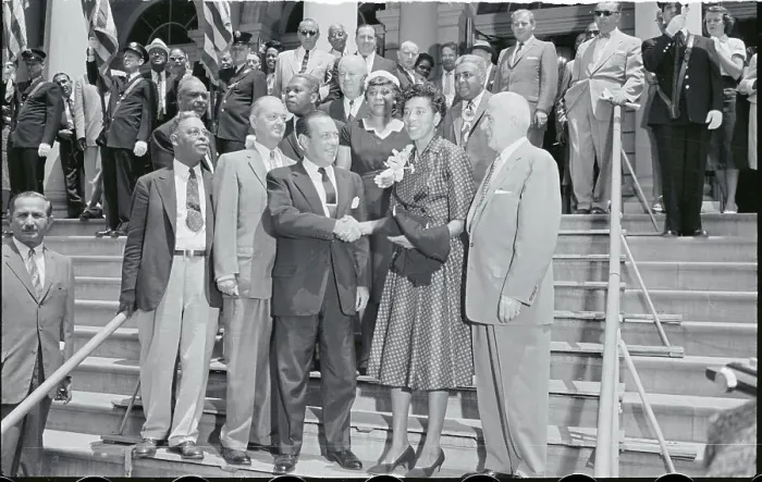 Framed Print : Robert Wagner and Althea Gibson Shaking Hands Framed Print : Robert Wagner and Althea Gibson Shaking Hands