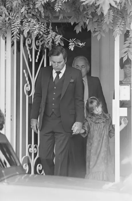 Framed Print : Robert Wagner with His Daughter Courtney Framed Print : Robert Wagner with His Daughter Courtney
