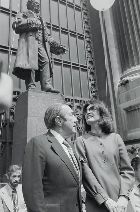 Framed Print : Robert Wagner and Jacqueline Onassis at Grand Central Framed Print : Robert Wagner and Jacqueline Onassis at Grand Central