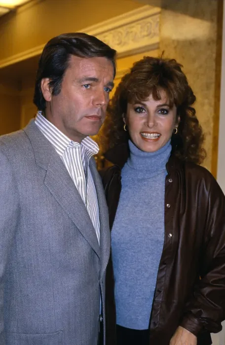 Framed Print : Robert Wagner and Stephanie Powers Framed Print : Robert Wagner and Stephanie Powers