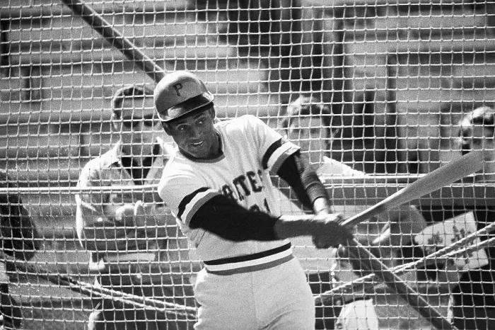 Framed Print : Roberto Clemente Taking Batting Practice