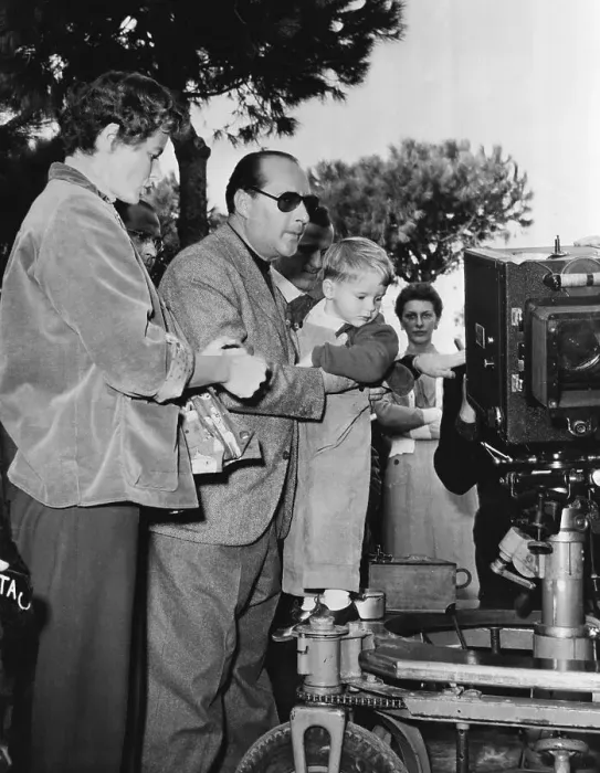 Framed Print : Roberto Rossellini Holding Son Robertino Framed Print : Roberto Rossellini Holding Son Robertino