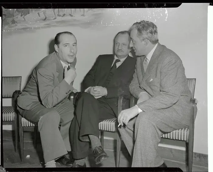Framed Print : Roberto Rossellini with Reporters Framed Print : Roberto Rossellini with Reporters