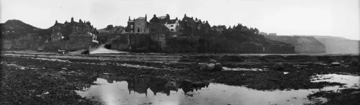 Framed Print : Robin Hoods Bay Framed Print : Robin Hoods Bay