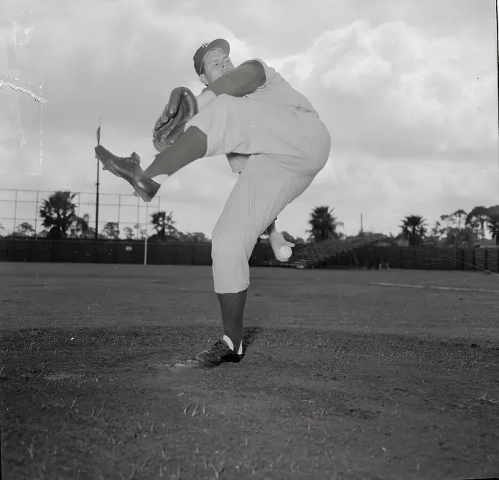 Framed Print : Robin Roberts Raising Leg up to Pitch Framed Print : Robin Roberts Raising Leg up to Pitch