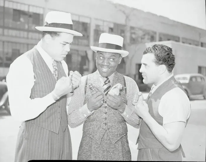 Framed Print : Bill Robinson with Joe Louis and Fidel La Barba Framed Print : Bill Robinson with Joe Louis and Fidel La Barba
