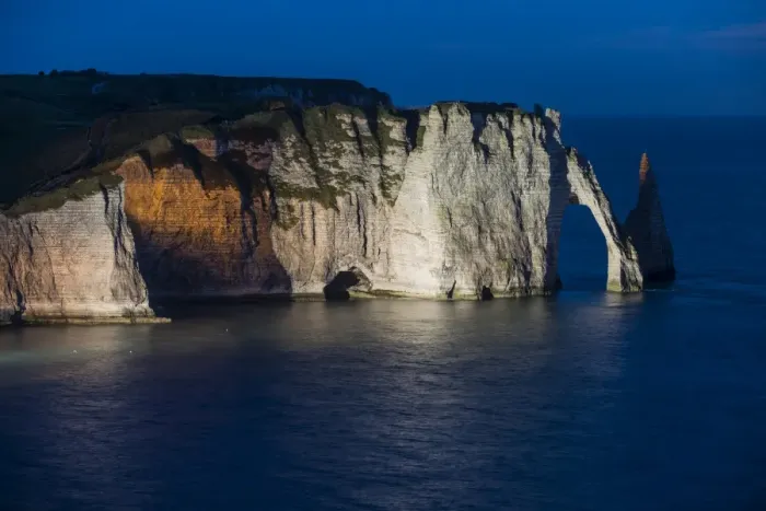 Framed Print : Rock arch, coast with chalk cliffs, Etretat, Normandy, France Framed Print : Rock arch, coast with chalk cliffs, Etretat, Normandy, France