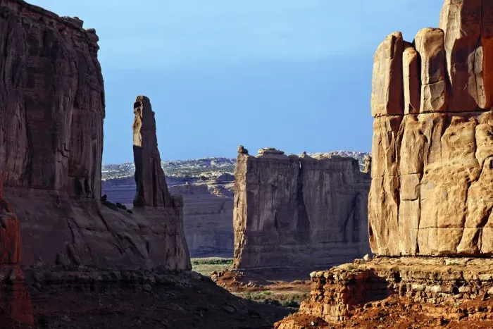 Framed Print : Rock formations of the Courthouse Towers, Arches-Nationalpark, near Moab, Utah, United States Framed Print : Rock formations of the Courthouse Towers, Arches-Nationalpark, near Moab, Utah, United States