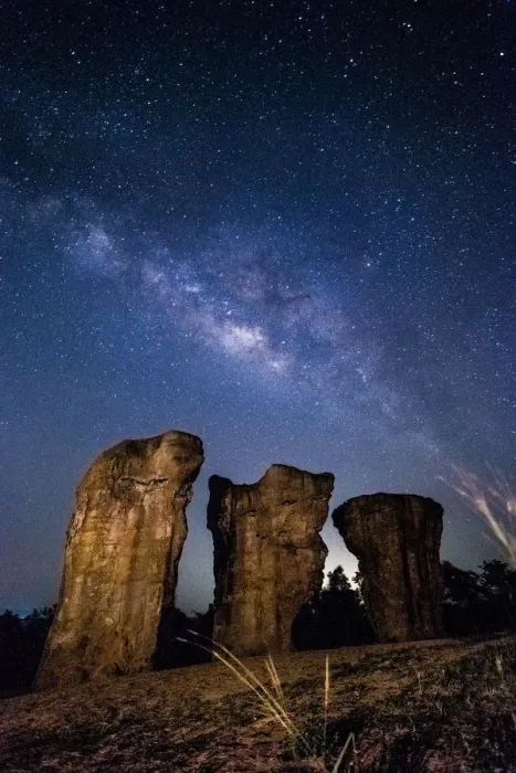 Framed Print : Rock pillars with the Milky Way Framed Print : Rock pillars with the Milky Way