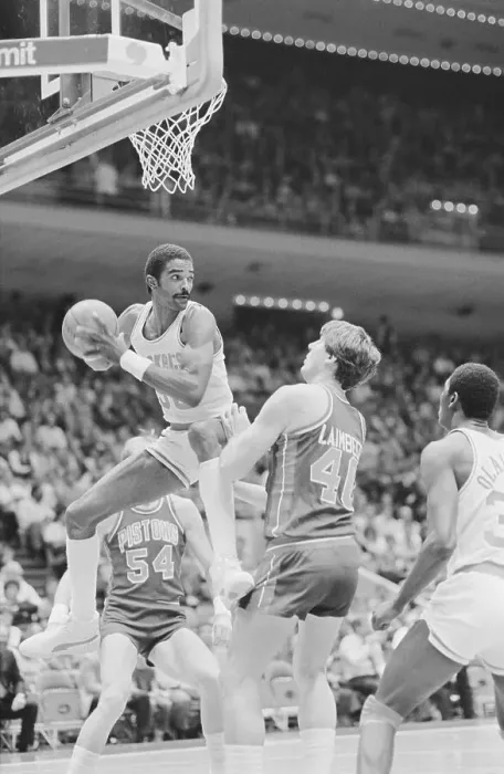 Framed Print : Rockets and Pistons Basketball Action on Court Framed Print : Rockets and Pistons Basketball Action on Court