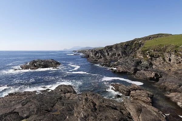 Rocky coast in the south of Achill Island, County Mayo, Connacht province, Republic of Ireland, Europe