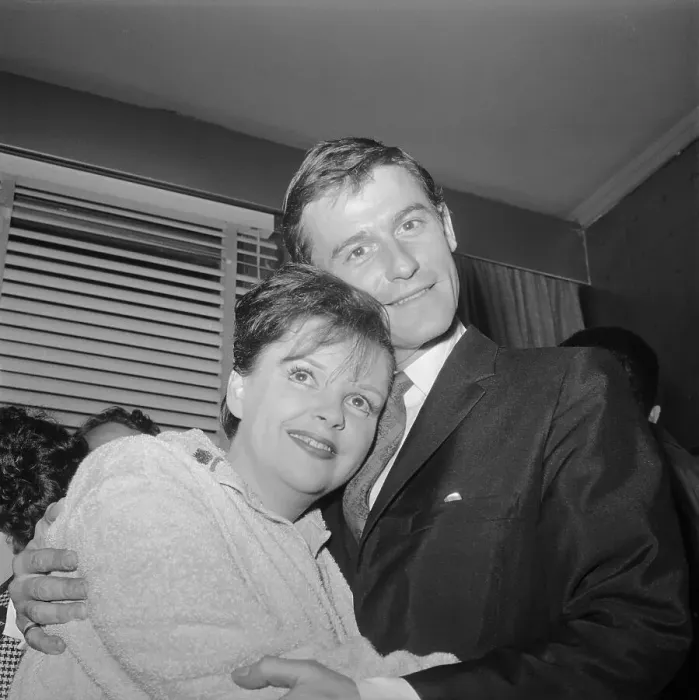 Framed Print : Roddy McDowall Congratulating Judy Garland Framed Print : Roddy McDowall Congratulating Judy Garland