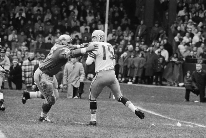 Framed Print : Roger Brown Goes After Bart Starr Framed Print : Roger Brown Goes After Bart Starr