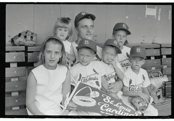 Framed Print : Roger Maris Sitting With his Children Framed Print : Roger Maris Sitting With his Children